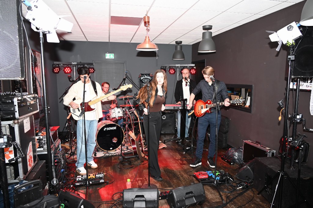 ../Images/10 jaar Ro's Barbershop 004.jpg